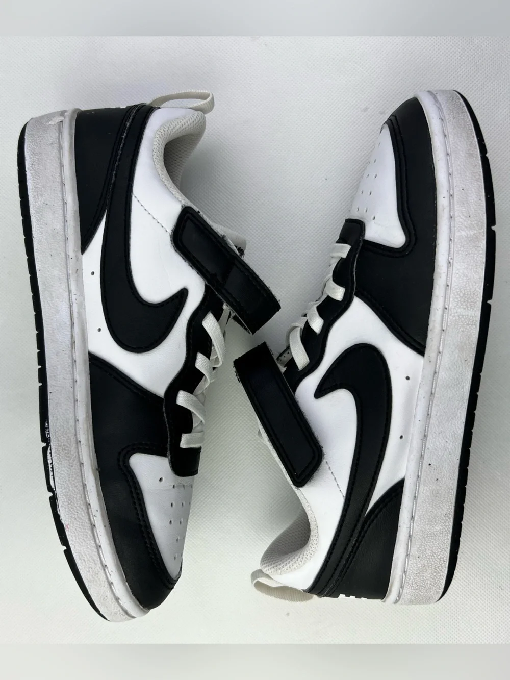 Nike Unisex Kids Low Top Hook & Loop Sneakers Black/White Size 2Y